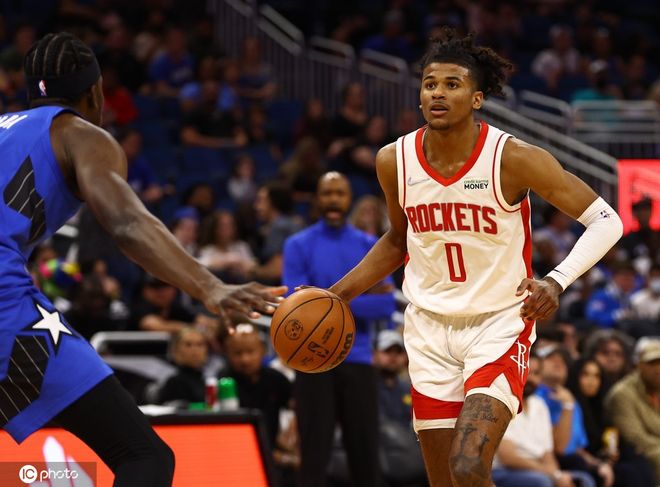 一个属于他 一个属于他